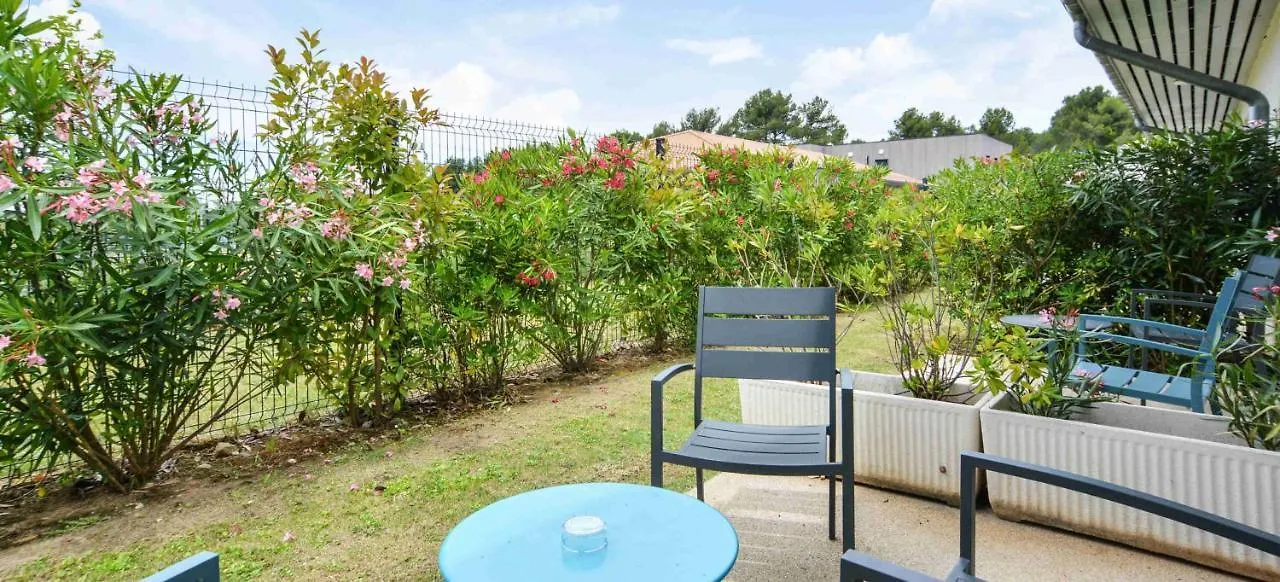 Kyriad Residence Cabries - Plan De Campagne 3*,  Francja
