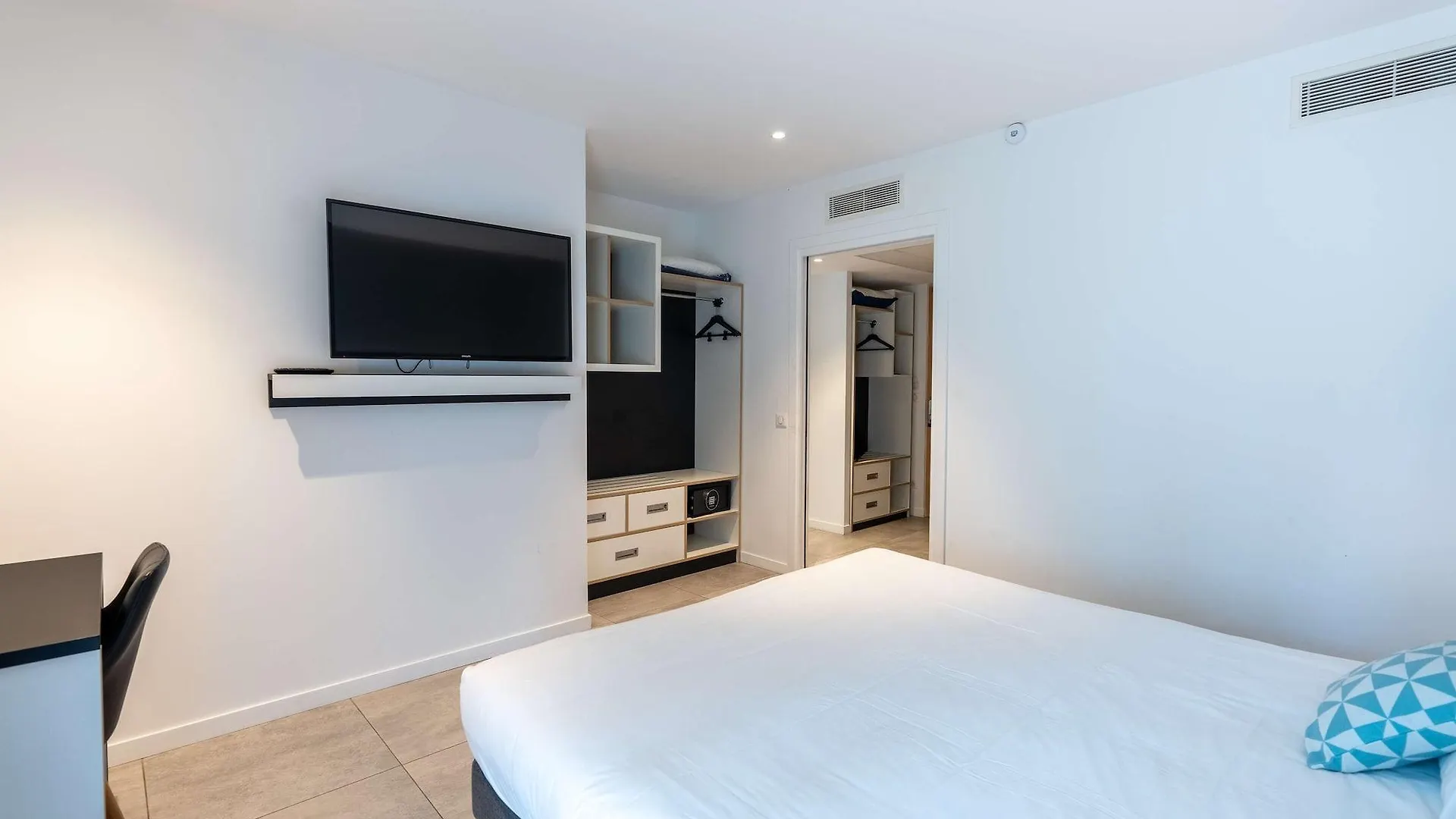Kyriad Residence Cabries - Plan De Campagne 3*,