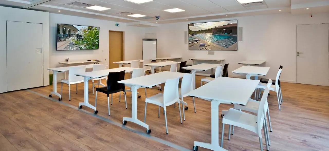 Kyriad Residence Cabries - Plan De Campagne 3*,  Francja